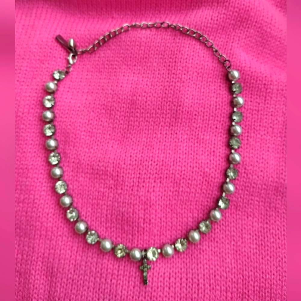 Crystals and Pearls Necklace With Cross Charm
